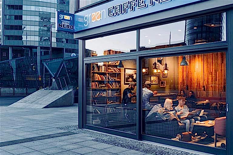 Kafe ve Restoran Tasarımında Tabela Seçimi.